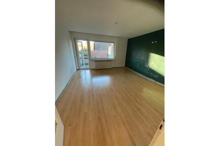 ANFRAGESTOP Erstbezug nach Sanierung, 3-Zimmer-Whg mit Balkon, - Oldenburg Bloherfelde