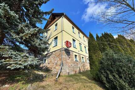 Haus zum Kaufen in Saalburg 439.000,00 € 216 m²