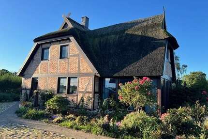 Haus zum Kaufen in Weitenhagen 649.000,00 € 215 m²