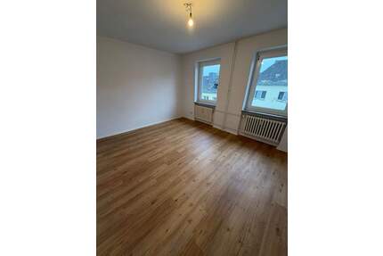 Schöne 2 Zimmer Wohnung, brauch Liebe im Herzen von Kiel.