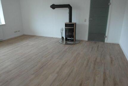 Hochwertige Komfort-Wohnung mit Einbauküche, Kaminofen, neuem Bad und Gäste-WC! - Bad Eilsen