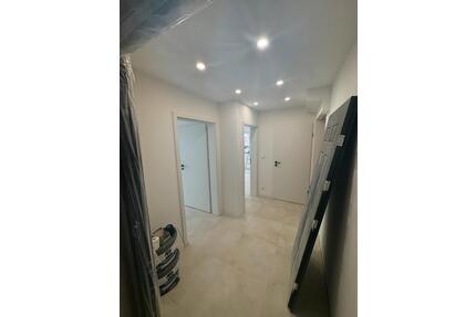 Erstbezug Neu Saniert 2 Zimmer Wohnung mit Terasse - Augsburg Bärenkeller