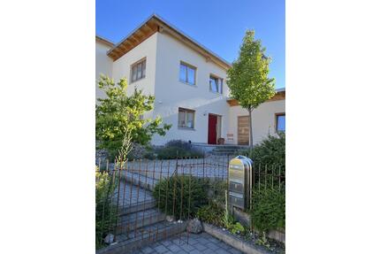 Attraktive, lichtdurchflutete Maisonette (DHH) mit Garten – bezugsfertig, in ruhiger Lage - Simbach am Inn