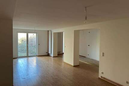 Wohnung zum Mieten in Oschersleben 1.090,00 € 104.72 m²