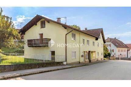 Großzügiges Mehrfamilienhaus mit drei Wohneinheiten + Gewerbe und idyllischem Garten - Aidenbach