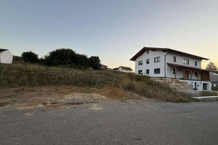 Grundstück zu verkaufen in Rohr 355.000,00 € 1213 m²