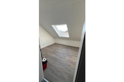 85 qm kernsanierte Dachgeschosswohnung in zentraler Lage: Kommern - Bad Münstereifel