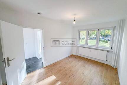 Wohlfühlzuhause Sanierte 2 Zimmer Wohnung mit Balkon - Berlin Reinickendorf