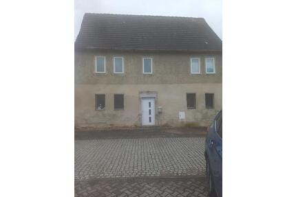 Haus Verkaufen - 30.000,00&nbsp;EUR Kaufpreis, ca.&nbsp; 117,00&nbsp;m&sup2; in Halle (Saale) (PLZ: 06112) Büschdorf