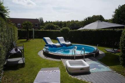 Charmantes Reihenendhaus mit Pool und Gartenidylle - Kaltenkirchen