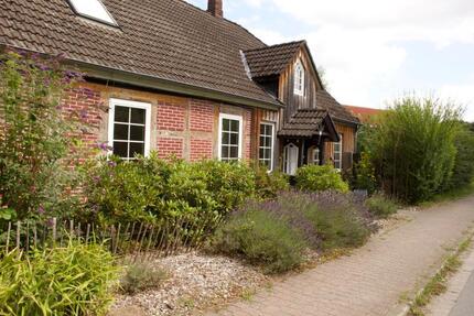 Immobilie mit Potenzial – Einfamilienhaus mit vermieteter Wohnung - Wienhausen