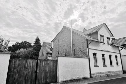 EFH in Ebeleben mit Hof,2xGarage,Carport,Garten mit Pool