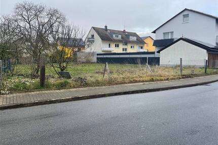 Gut geschnittenes großes Grundstück - nach Bau-GB bebaubar - Malsch