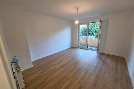 von privat: Renovierte 3 Zimmerwohnung Baumschulenweg - Berlin Treptow-Köpenick