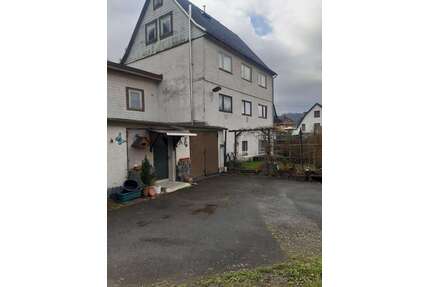 Haus zum Mieten in Steinach 300,00 € 146 m²