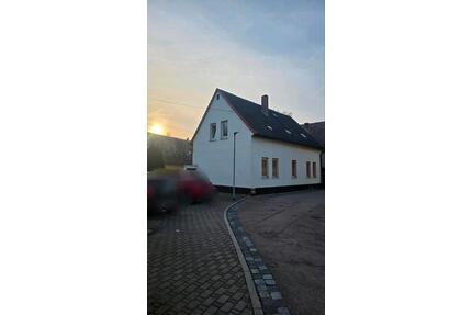 Freistehendes Haus mit Garten und Waldblick ca 650m2 Nebengebäude - Ahlsdorf