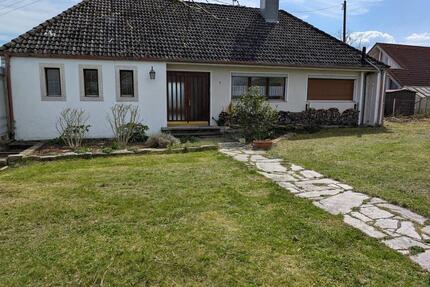 Haus zu vermieten - 1.700,00&nbsp;EUR Kaltmiete, ca.&nbsp; 186,00&nbsp;m&sup2; in Nördlingen (PLZ: 86720)