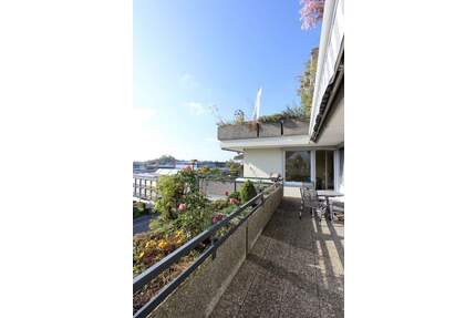 Große 4,5 Zimmer Wohnung in sonniger, ruhiger Lage mit Bergblick - Tettnang