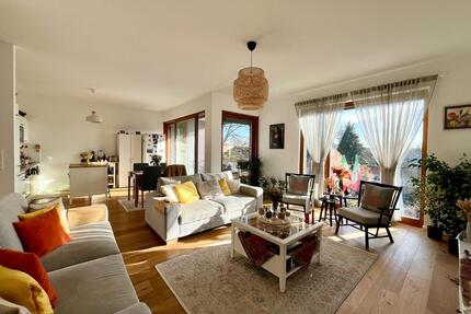 Großer Wohn- und Essbereich mit Terrasse | bodentiefe Fensterfront | EBK | Stellplatz | Wannenbad mit Dusche | 2 Schlafzimmer | HWR - Wildau