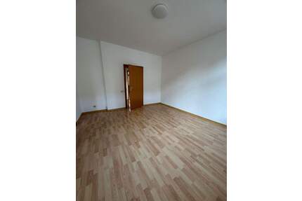 Frisch renovierte 4,5-Zi.-Wohnung (ca. 103 m²) in GE - neue Böden, hell & großzügig + Gartennutzung - Gelsenkirchen Neustadt