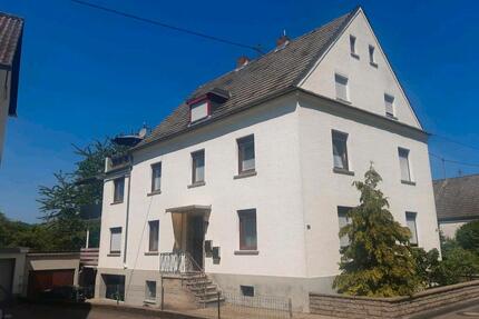 Helle Wohnung in Altbau zu vermieten - Rheinbrohl