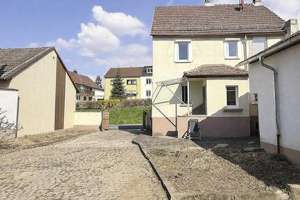 ***Modernisiertes Einfamilienhaus mit großer Hoffläche nahe Frankfurt*** - Schöneck