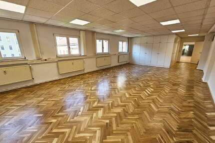 Büro in Pirna 2.500,00 € 300 m²