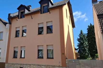 Haus zum Kaufen in Kriftel 1.088.000,00 € 262 m²