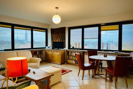 Panoramablick über Hamburg ( 2 Zimmer Wohnung im Mundsburg Tower