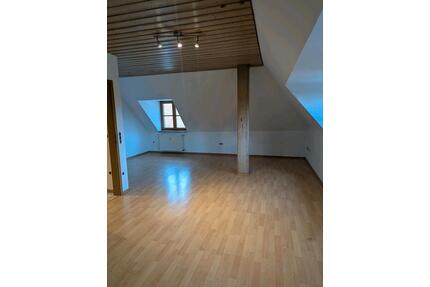 2,5 Zimmer DG Wohnung in Ering – 74 m² – ab sofort