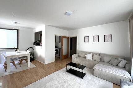 Vermietete charmante 2 Zimmer ETW mit Balkon in attraktiver Lage in Düsseldorf-Wersten