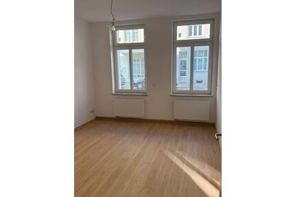 Neu energetisch-sanierte 2-RW mit Dusche Außenjalousie - Gera Innenstadt