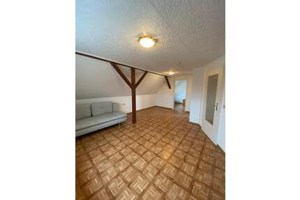 2-Zimmer DG Wohnung zu vermieten - Waigolshausen