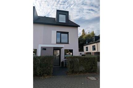 Modernes energieeffizientes Reihenendhaus mit Blick ins Grüne - Recklinghausen König Ludwig