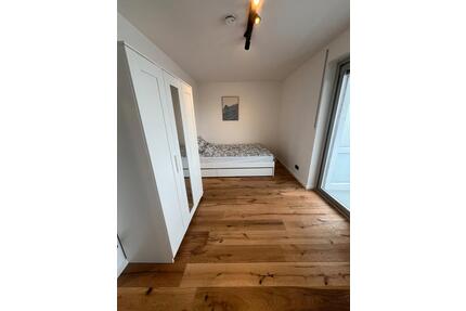 WG-Zimmer mit großem Balkon in 3er-WG - München Sendling-Westpark