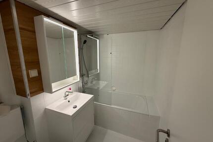 Helle 1-Raum-Wohnung mit Penthouse-Feeling – Naturblick & Balkon - Neureichenau