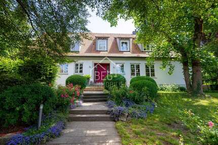 Haus zum Kaufen in Schwäbisch Hall 1.100.000,00 € 222.92 m²