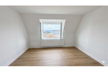 Sanierte Dachgeschosswohnung mit Fördeblick - Flensburg Altstadt