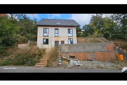 Zwei-Familienhaus, Rohbau zu 80% fertig - Klingenberg am Main