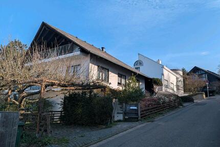 Besondere Dachwohnung mit Balkon & Weitblick - Weinheim