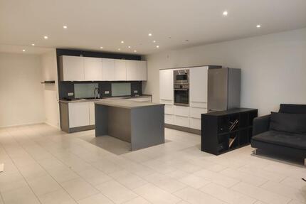 Moderne 2-Zimmer-Wohnung mit Balkon, Küche & Tiefgarage in Kaiserslautern-Innenstadt