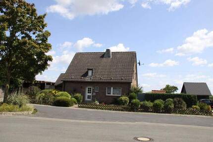 Alles was das Herz begehrt - Freistehendes Ein- Zweifamiliendomizil mit paradiesischem Garten - Alpen-Bönninghardt