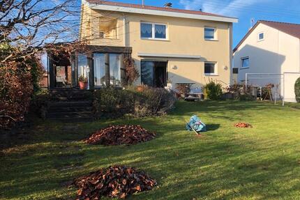 Freistehendes Einfamilienhaus mit groẞem Garten (Provisionsfrei) - Oberderdingen