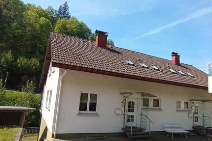 Gepflegte Doppelhaushälfte - 375.000,00&nbsp;EUR Kaufpreis, ca.&nbsp; 150,00&nbsp;m&sup2; in Todtnau (PLZ: 79674)