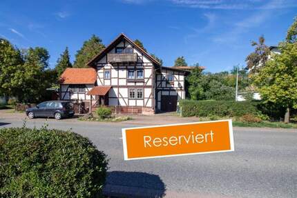 Charmantes Einfamilienfachwerkhaus mit Einliegerwohnung, kleinem Garten, großartige Terrassen und Auto-Stellplätzen - Waldkappel Bischhausen