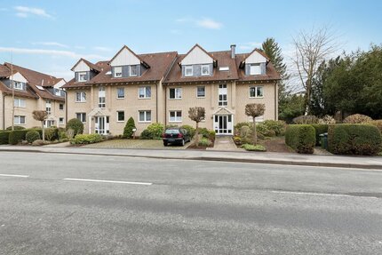 RESERVIERT - Sofort frei: Gepflegte 2-Zimmer-Erdgeschosswohnung mit großem Balkon & Tiefgaragenstellplatz - Bad Sassendorf