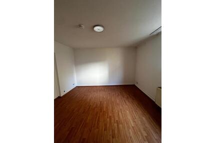 Schöne 4-Zimmer-Wohnung (auch geeignet als 3er-WG) in S-Ost - Stuttgart Stuttgart-Ost