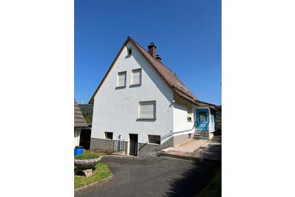 Charmantes Einfamilienhaus mit Garage - Schlüchtern