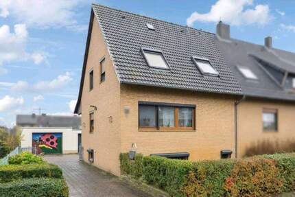 Charmantes Reihenendhaus mit Garten, Garage und viel Potenzial - ab Juni bezugsfrei - Lehrte