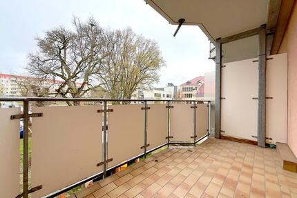 Familienwohnung im 1. OG mit Balkon! - Glauchau